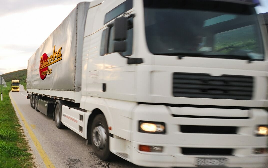 Transporte de mercancías por carretera en Valencia: eficiencia, seguridad y experiencia